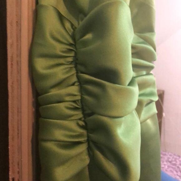 David's Bridal Green Satin Halter Cocktail Dress Pleated Neckline Ruched Waist - Picture 6 of 7